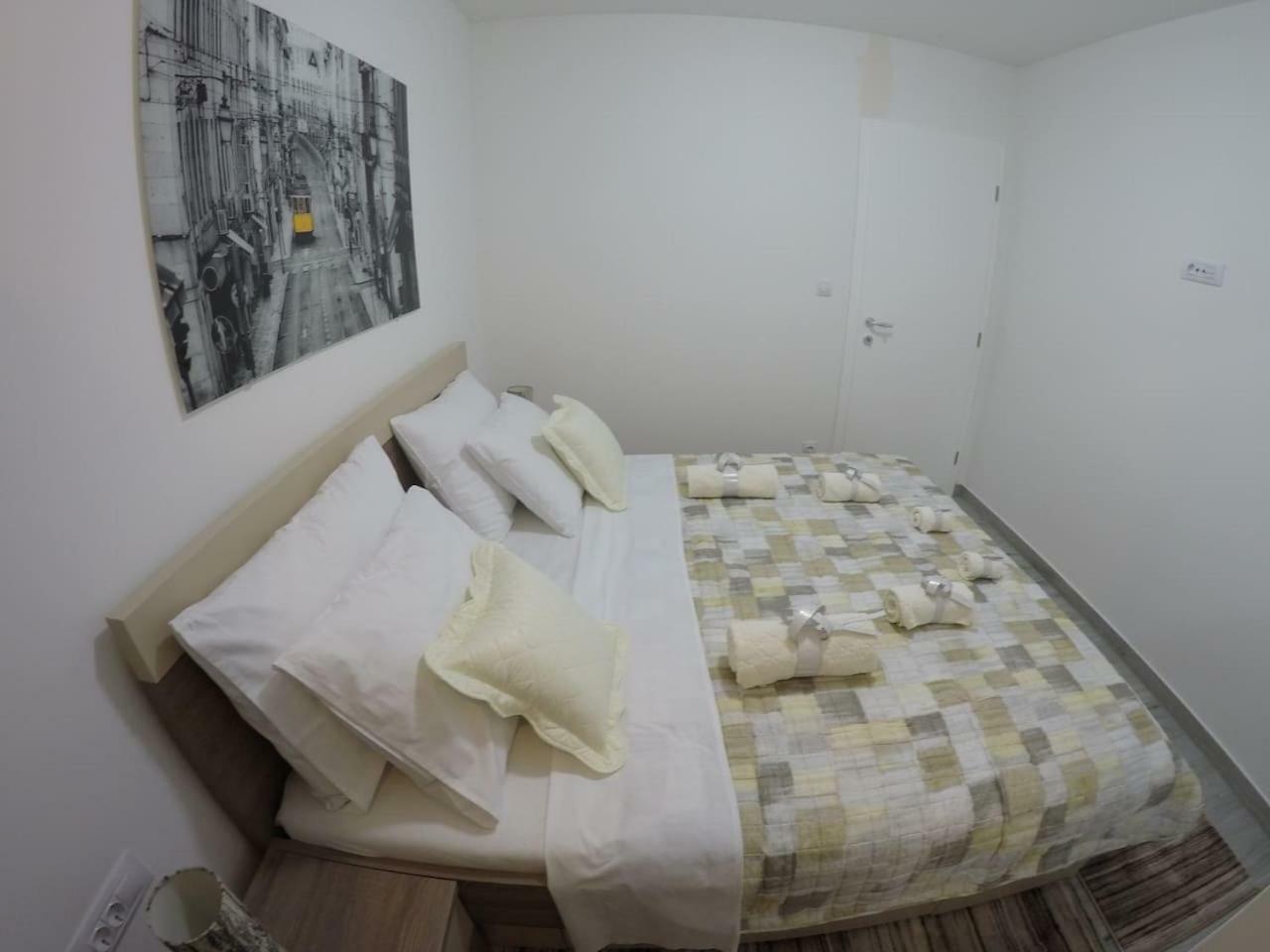 The Globetrotter'S Residence Kaštel Novi Kültér fotó